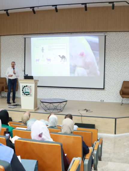 Palestine Polytechnic University (PPU) - المركز الفلسطيني الكوري للتكنولوجيا الحيوية وبرنامج الماجستير في التكنولوجيا الحيوية  يعقد ورشة عمل بعنوان Biotechnology and Genomic Research: Examples from the PK-Biotech Center
