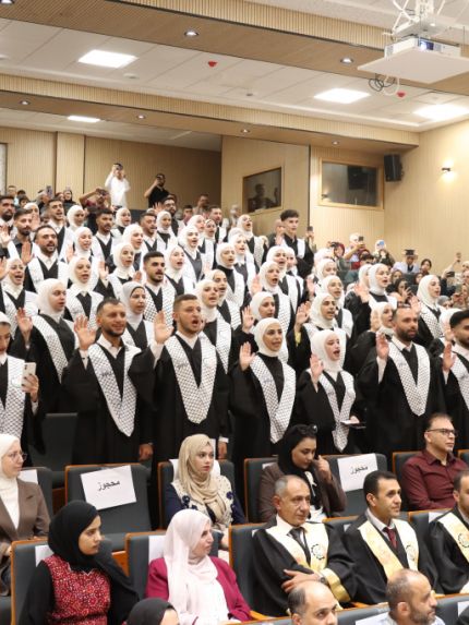 Palestine Polytechnic University (PPU) - جامعة بوليتكنك فلسطين تخرج الفوج الثاني من طلبة بكالوريوس التمريض بتأدية مراسم القسم الطبي