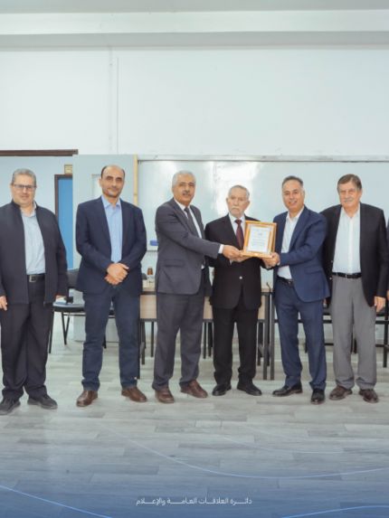Palestine Polytechnic University (PPU) - رئيس مجلس أمناء رابطة الجامعيين ورئيس جامعة بوليتكنك فلسطين يزوران كلية الهندسة والتكنولوجيا لشكر القائمين على مؤتمر "الهندسة من أجل فلسطين"