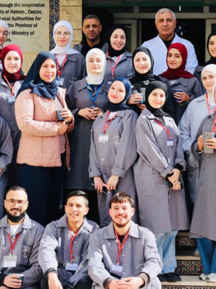 Palestine Polytechnic University (PPU) - اختتام دورة الخزف لطلبة العلاج الوظيفي في جامعة بوليتكنك فلسطين: تجربة تعليمية تعزز المهارات التطبيقية والبعد الإنساني