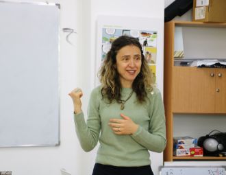 مركز اللغات في جامعة بوليتكنك فلسطينيعقد محاضرة حول الت…