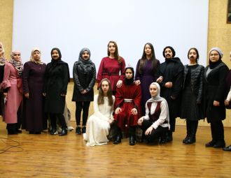 جامعة بوليتكنك فلسطين تستقبل مدرسة رابطة الجامعيين