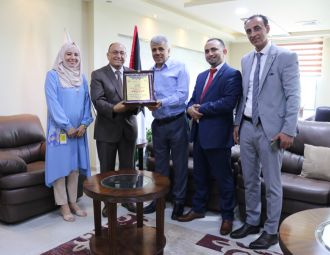 جامعة بوليتكنك فلسطين تستقبل وفدا من البنك الاسلامي الف…