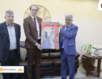 جامعة بوليتكنك فلسطين تكرم الخبير الدكتور شتيفان انتمان